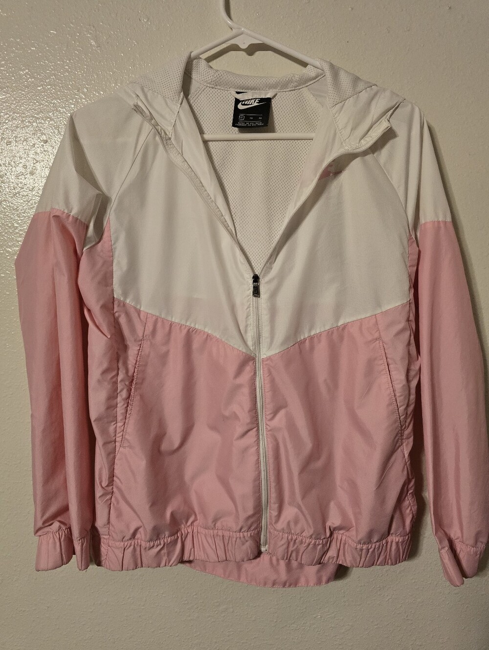 Nike Sportswear Windrunner Jacket Girls XL 16-18 (Fits Womens S/M) Pink White
